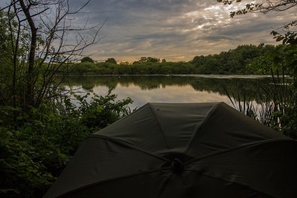 Fishing Etiquette - How to Behave on the Bank | BadAngling